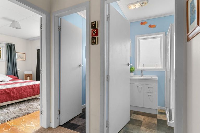 Photo of property in 46 Gorge Road, Maungaturoto, 0520