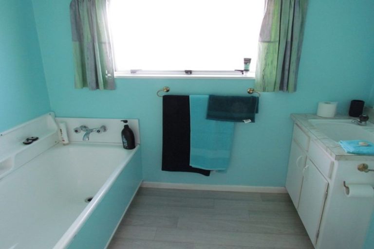 Photo of property in 80 Tararua Road, Levin, 5571