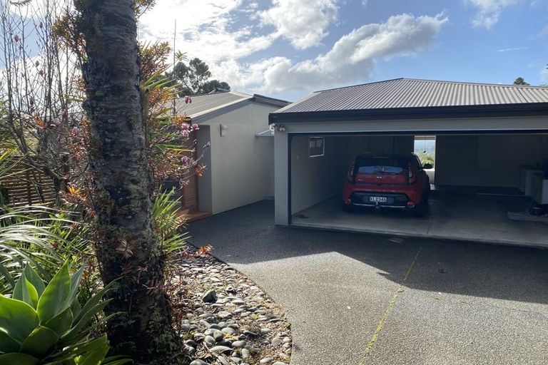 Photo of property in 39 Tawini Road, Titirangi, Auckland, 0604