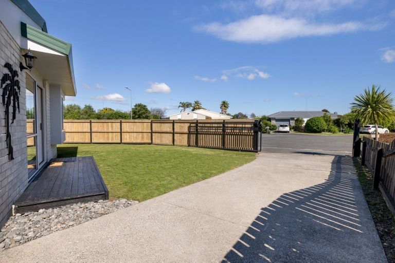 Photo of property in 4 Crisp Drive, Papamoa Beach, Papamoa, 3118