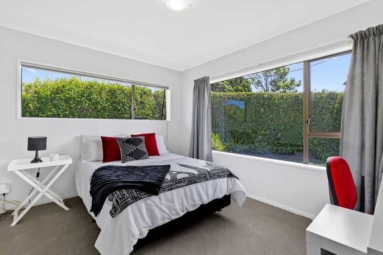 Photo of property in 1/15 Deep Creek Road, Waiake, Auckland, 0630