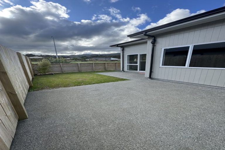 Photo of property in 16 Harry Martin Lane, Wainuiomata, Lower Hutt, 5014