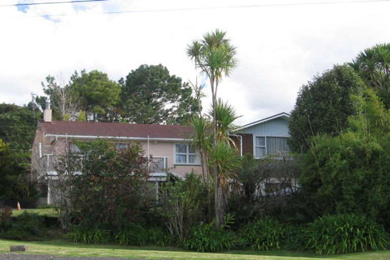 Photo of property in 244 Glengarry Road, Glen Eden, Auckland, 0602