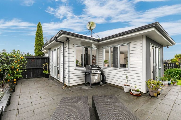 Photo of property in 48 Makora Road, Massey, Auckland, 0614