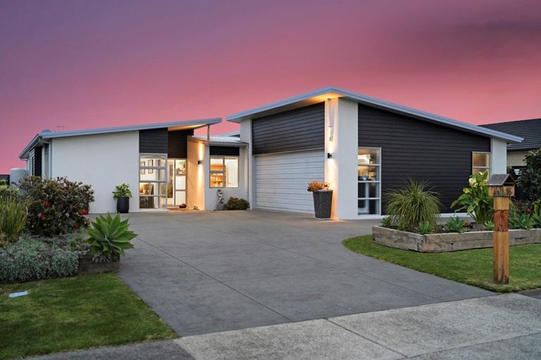 Photo of property in 16 Holyoake Terrace, Omokoroa, 3114