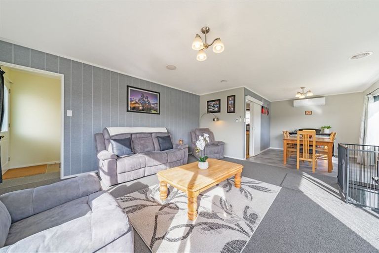 Photo of property in 73 Kairimu Street, Stokes Valley, Lower Hutt, 5019