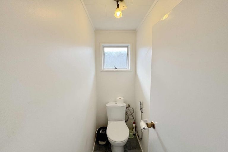 Photo of property in 21 Longreach Drive, Sunnyvale, Auckland, 0612