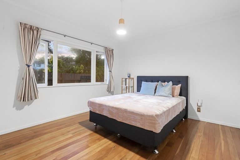 Photo of property in 77 West Harbour Drive, West Harbour, Auckland, 0618