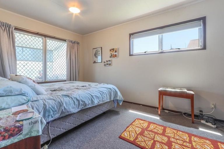 Photo of property in 3 Sequoia Crescent, Owhata, Rotorua, 3010