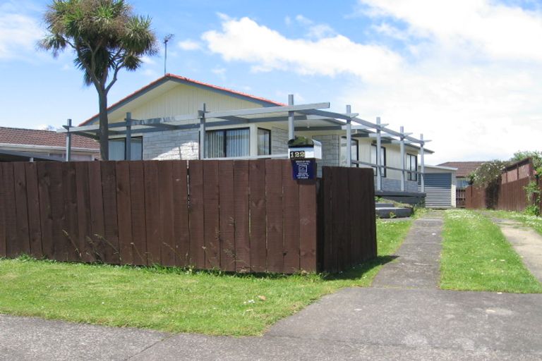 Photo of property in 122 Hillcrest Road, Papatoetoe, Auckland, 2025