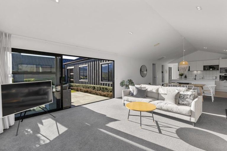 Photo of property in 17 Mcadam Drive, Jacks Point, Queenstown, 9371