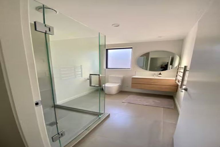 Photo of property in 2 Chapman Way, Jacks Point, 9371