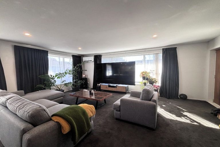 Photo of property in 2/145 Grahams Road, Burnside, Christchurch, 8053