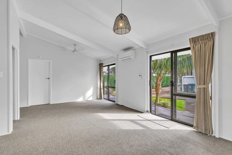 Photo of property in 18a Alberta Street, Point Chevalier, Auckland, 1022