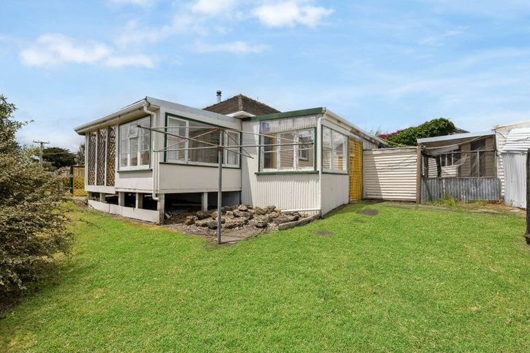 Photo of property in 81 Swiss Avenue, Gonville, Whanganui, 4501
