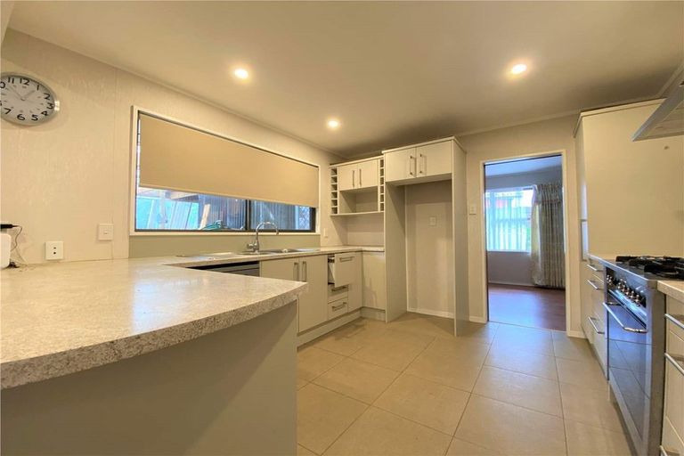 Photo of property in 41 Priestley Drive, Bucklands Beach, Auckland, 2014
