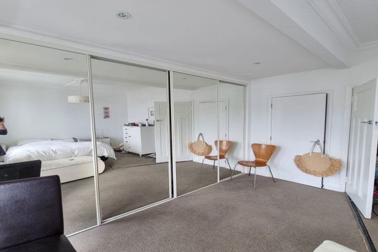 Photo of property in 105 View Road, Houghton Bay, Wellington, 6023