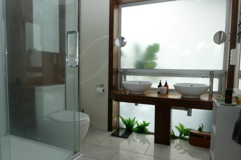 Photo of property in 4 Pa Road, Pukerua Bay, 5026