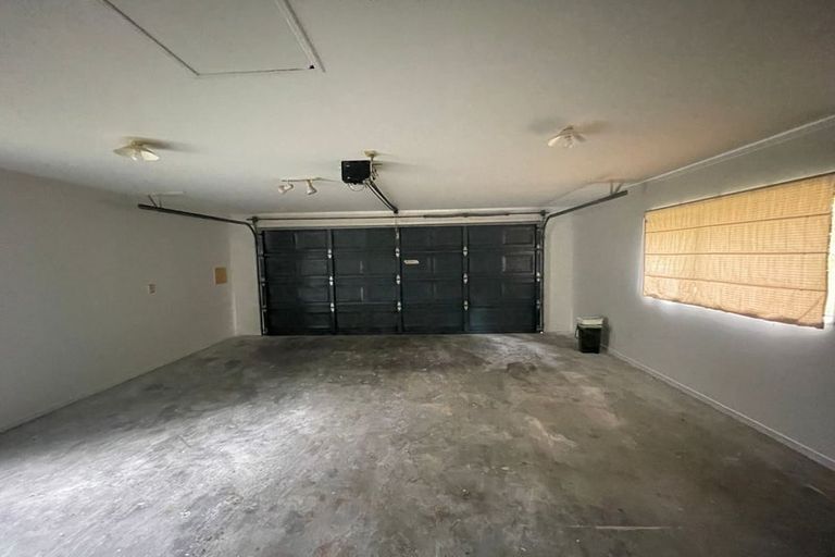 Photo of property in 15 Kalgan Place, Burswood, Auckland, 2013