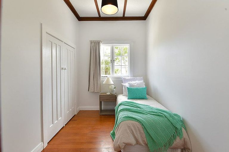 Photo of property in 72 Garfield Road, Helensville, 0800