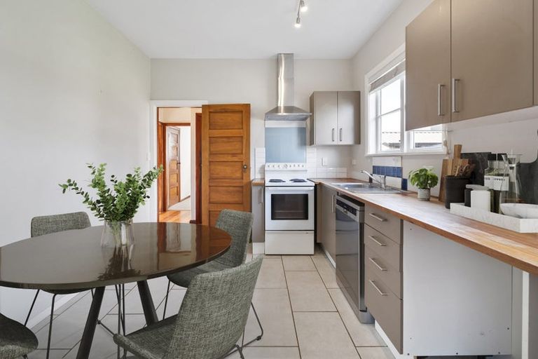 Photo of property in 90 Manson Street, Terrace End, Palmerston North, 4410