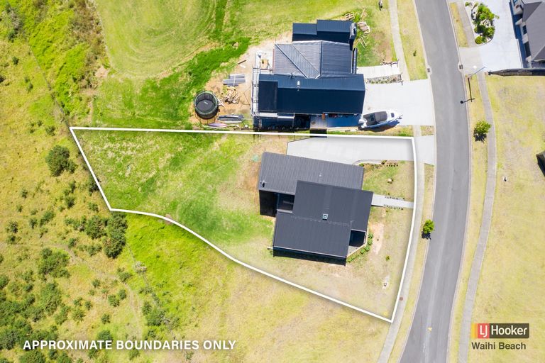 Photo of property in 32 Tohora View, Waihi Beach, 3611