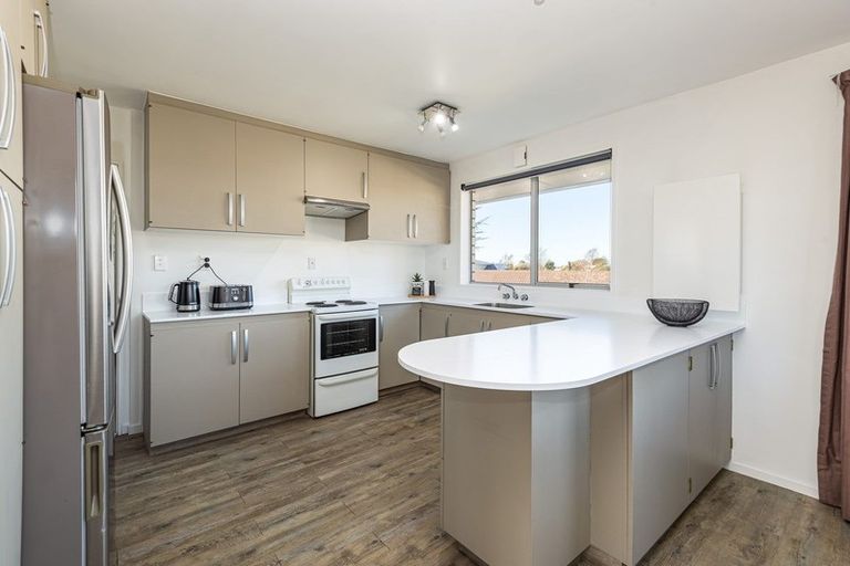 Photo of property in 4a Lakewood Drive, Burwood, Christchurch, 8083