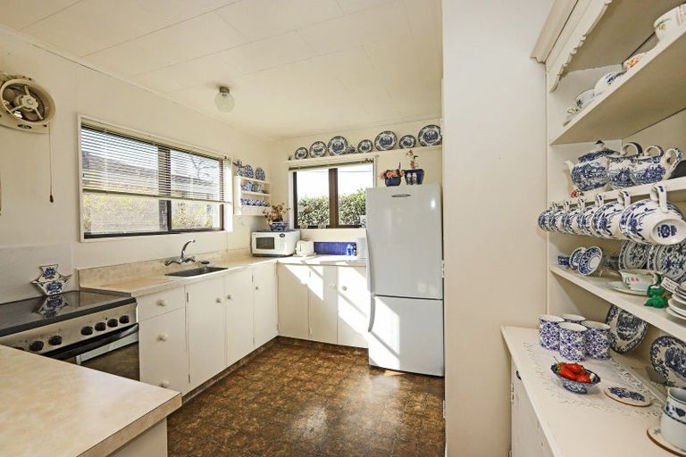 Photo of property in 1a Neeve Place, Taradale, Napier, 4112