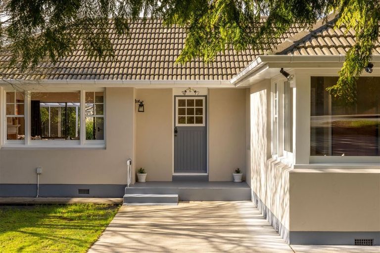 Photo of property in 9 Centaurus Road, Cashmere, Christchurch, 8022