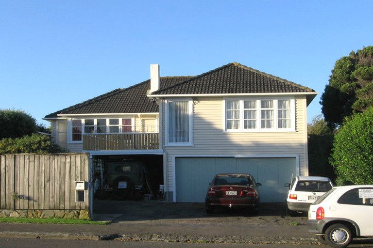 Photo of property in 39 Main Road, Titahi Bay, Porirua, 5022
