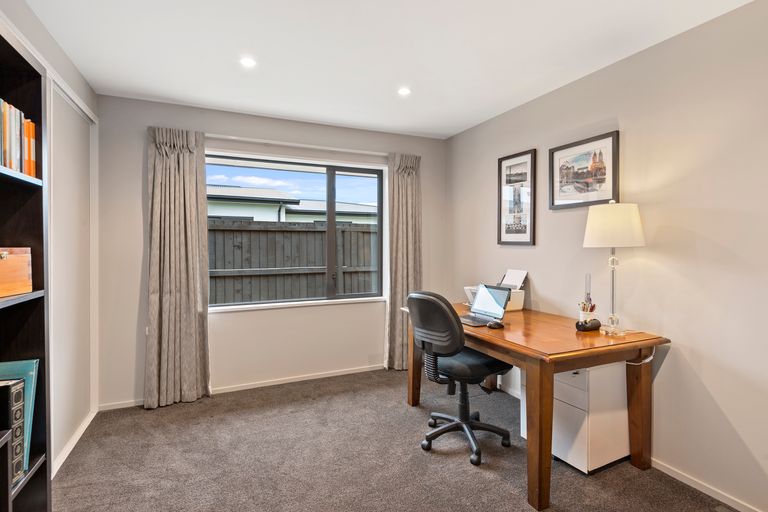 Photo of property in 17 Gosling Crescent, Halswell, Christchurch, 8025