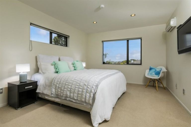 Photo of property in 203e Don Buck Road, Massey, Auckland, 0614