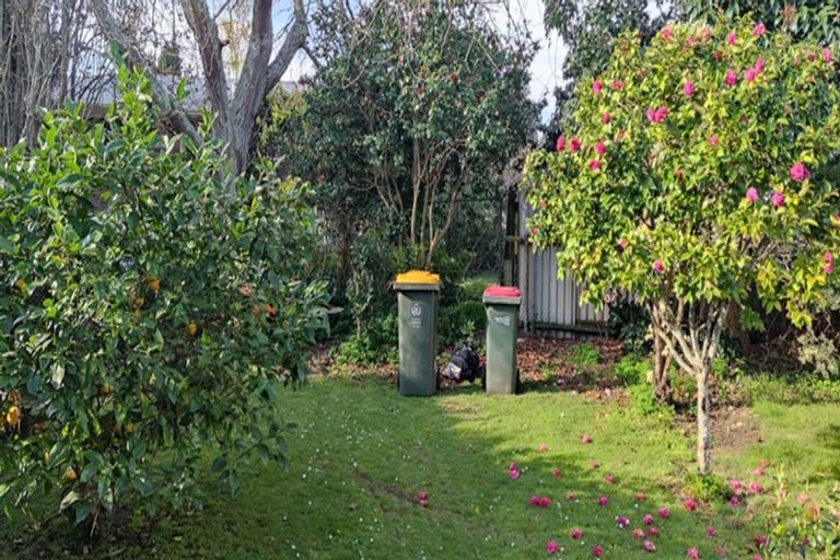 Photo of property in 2/19 Russell Road, Manurewa, Auckland, 2102