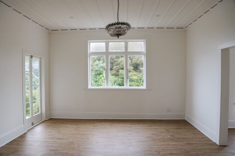 Photo of property in 204 Cape Rodney Road, Leigh, 0985