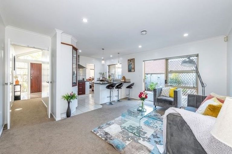 Photo of property in 4 Stornaway Drive, Flat Bush, Auckland, 2016