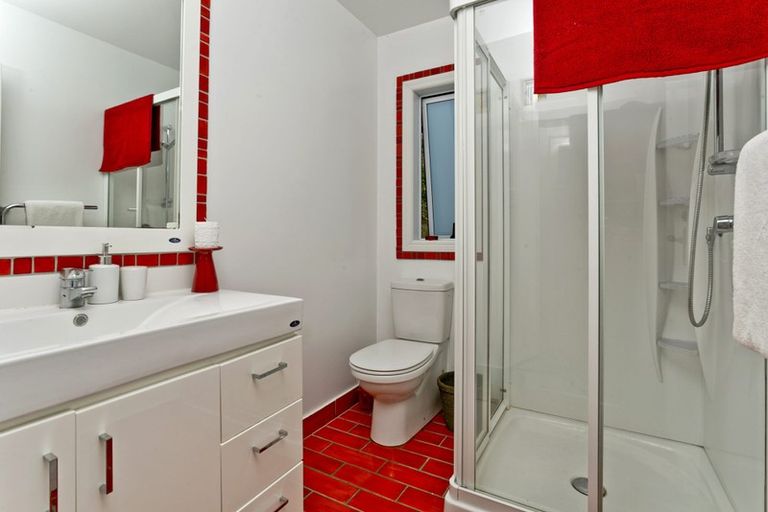 Photo of property in 131a Ocean View Road, Hillcrest, Auckland, 0627