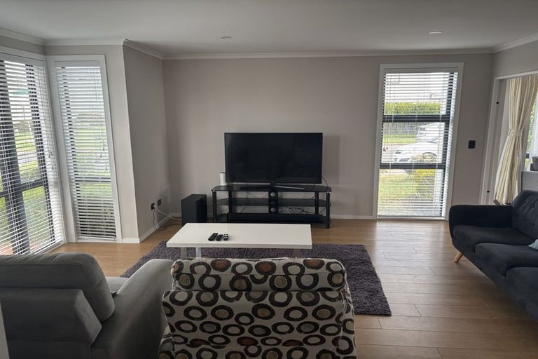 Photo of property in 18 Hopuni Way, Takanini, 2112