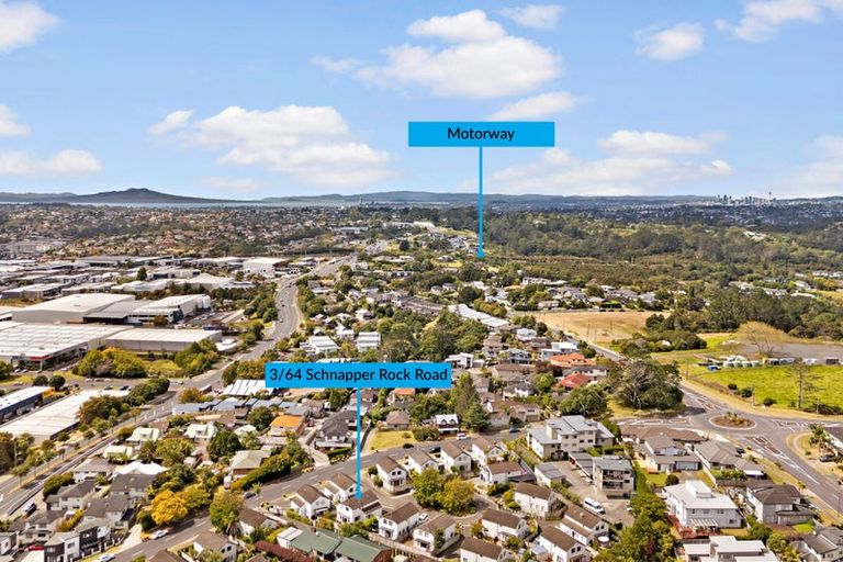 Photo of property in 3/64 Schnapper Rock Road, Schnapper Rock, Auckland, 0632