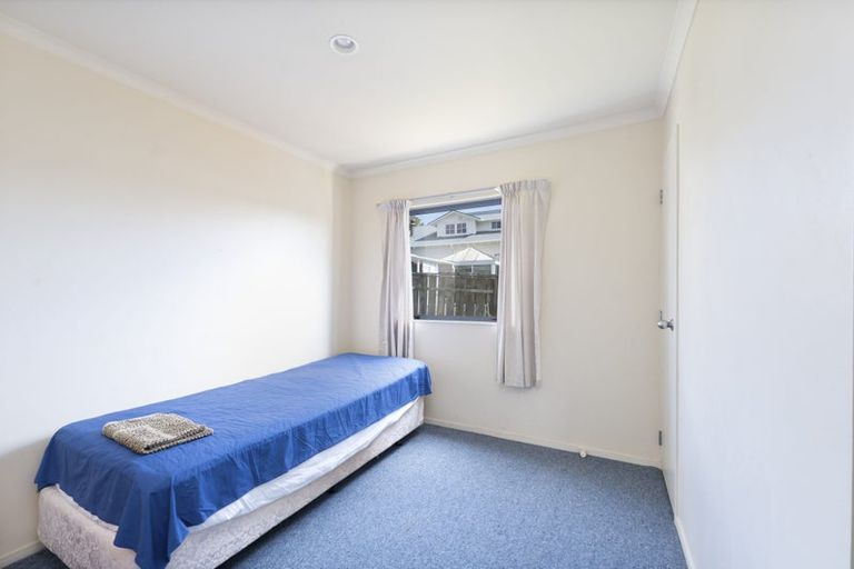 Photo of property in 41 St Leonards Road, Kelston, Auckland, 0602