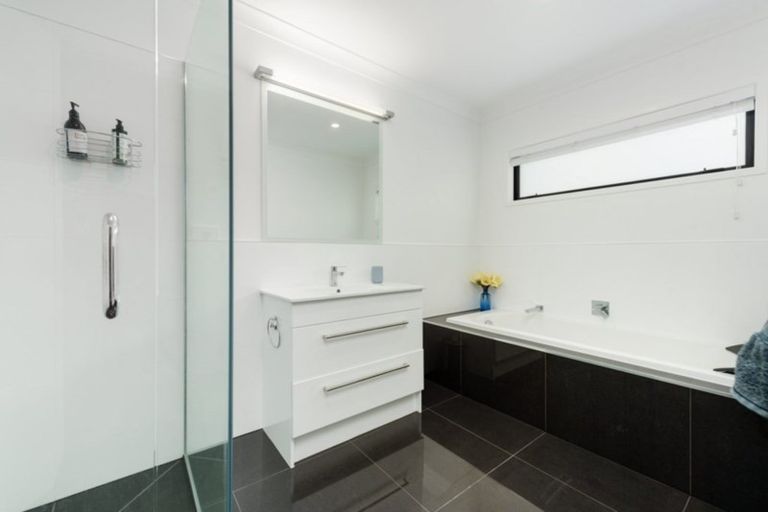 Photo of property in 33 Benmore Crescent, Pyes Pa, Tauranga, 3112