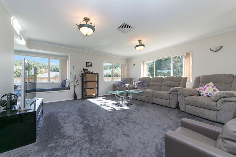 Photo of property in 6 Applemoors Way, Riverhead, 0820