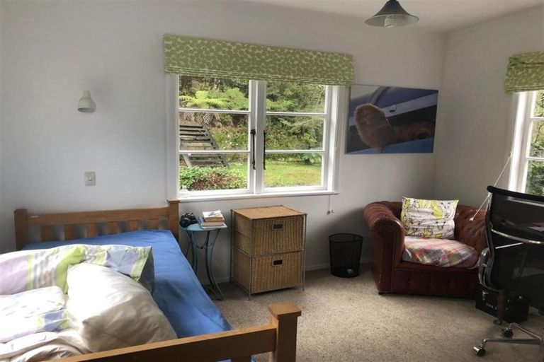 Photo of property in 124 Cheviot Road, Lowry Bay, Lower Hutt, 5013