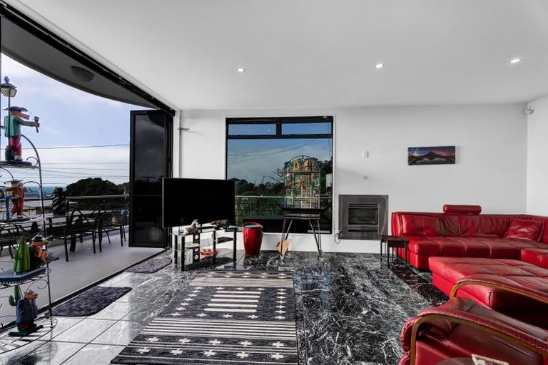 Photo of property in 5 Weston Street, Moturoa, New Plymouth, 4310