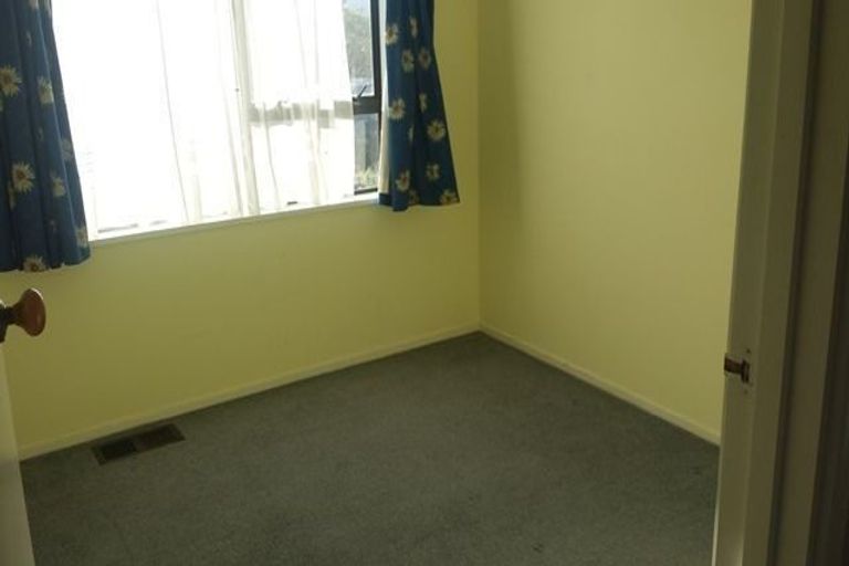 Photo of property in 3 Strack Place, Redwood, Christchurch, 8051