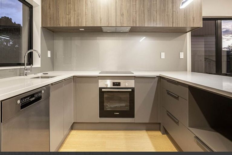 Photo of property in 3/36 Edmonton Road, Henderson, Auckland, 0612