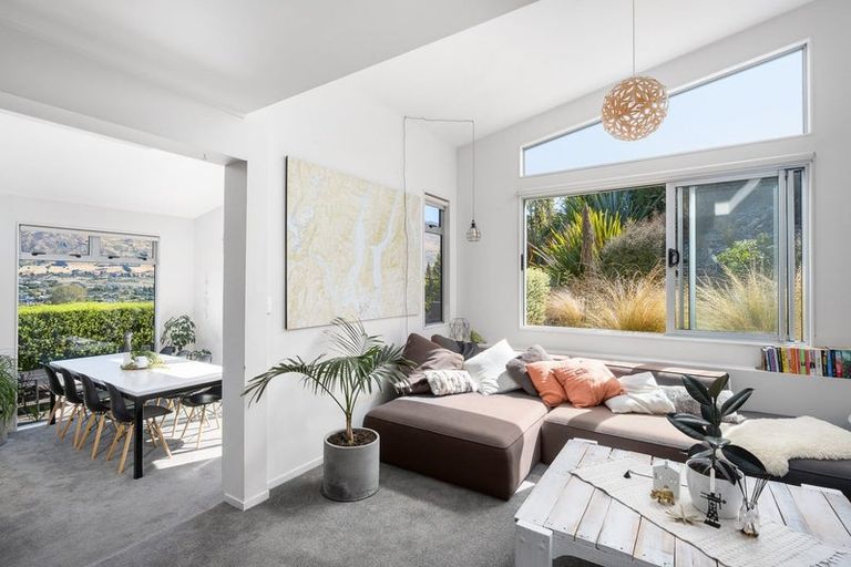 Photo of property in 17 Hillview Place, Wanaka, 9305