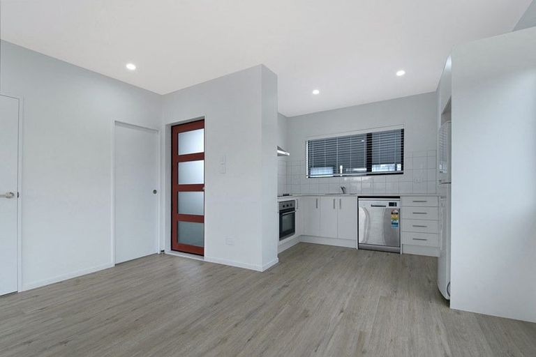 Photo of property in 41 Eileen Newey Place, Henderson, Auckland, 0612