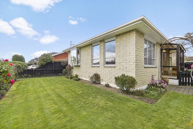 Photo of property in 1/60 Veitches Road, Casebrook, Christchurch, 8051