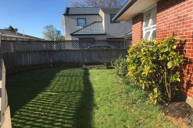 Photo of property in 10 Bevington Street, Avonhead, Christchurch, 8042