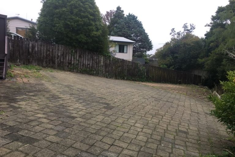 Photo of property in 2/81 Arran Road, Browns Bay, Auckland, 0630